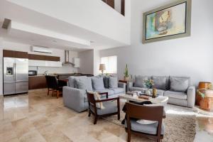 Luxury Apartment 106 wpool & gym by Puerto Cancún