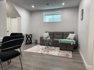 Cozy Suite Near Airport