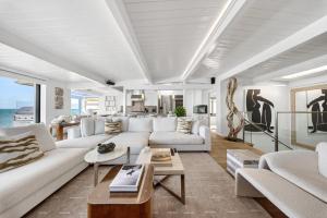 Malibu Beachfront 4BR, Sea Views & Beach Access