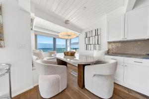 Malibu Beachfront 4BR, Sea Views & Beach Access