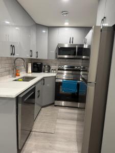 Cozy Suite Near Airport