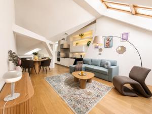 THE HAVEL ROOFTOP APARTMENT with AC