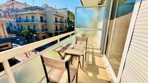 Acropolis Modern Apartments free parking,free pet hosting,Netflix