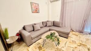 Acropolis Modern Apartments free parking,free pet hosting,Netflix