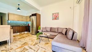 Acropolis Modern Apartments free parking,free pet hosting,Netflix