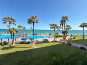Wake Up to the Sea Oceanfront Retreat W207