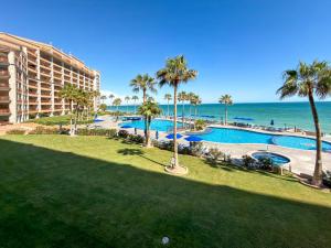 Wake Up to the Sea Oceanfront Retreat W207