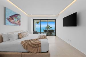 Panarea Beachfront Living - Pools Spa Gym & Luxury Amenities