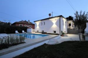 Family friendly house with a swimming pool Umag - 27226