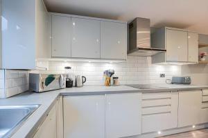 Luxury 4BR House -Contractors Corporate with Jacuzzi