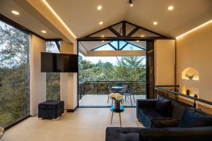 Romantic Luxury Villa Jacuzzi & Steam Room