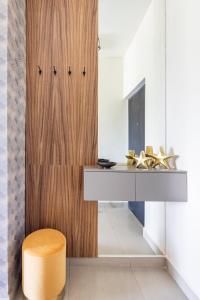 Moderno Apartamento con piscina a 20 min APTO y Cintermex