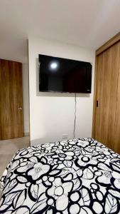 Cozy 2BR Apartment near Metro with Coworking and Gym