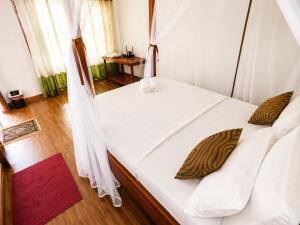 wood cabin sigiriya