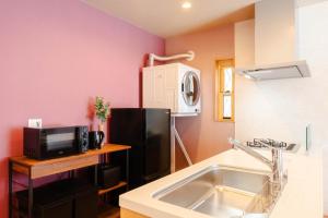 Akari Fukuoka Nishijin free parking 2showers 2toilets