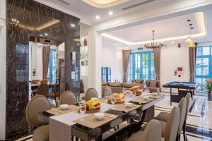 Sun Villa - Pool, walk to beach, upto 20 pp