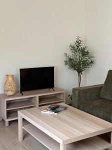 Remodeled apartment, park and 2 parking spaces