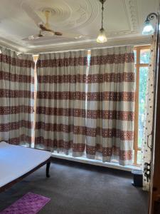 p&qs guest house
