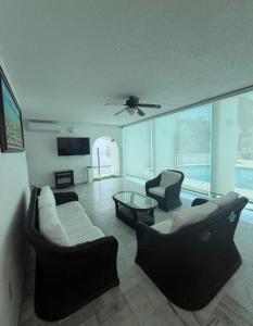 Apartamento con piscina en primer piso