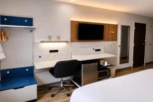 Microtel Inn & Suites by Wyndham Macon