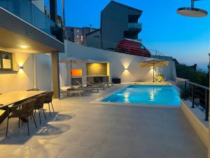 Blue Sunset, Apartment with Pool,Terace & Stunning Views