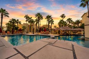 Ocean View 2BR Condo with Beach Access in Cabo