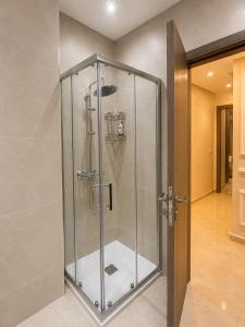 Martils Most Beautiful Luxury stunning Sea View 2 bedroom Olympic Pool 1 min Beach Les Jardins Blues Parking Secuirity