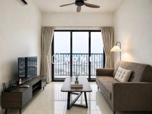 C180 Trader Park 3BR Food Haven with Balcony #A16