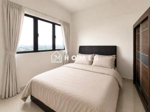 C180 Trader Park 3BR Food Haven with Balcony #A16