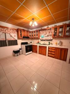 Comfortable 3-bedroom, 1-kitchen cottage
