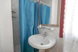 Economy Double Room with Shared Bathroom