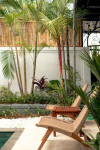 Modern 2BR Private pool villa Berawa-Walk to Beach