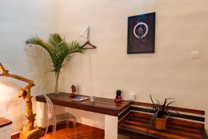 Alaya StaysTwisted Tree Together 2-BHK Villa with Shared Pool