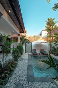 Modern 2BR Private pool villa Berawa-Walk to Beach