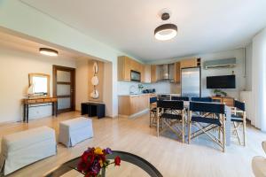 X20 Apartment in Glyfada Center