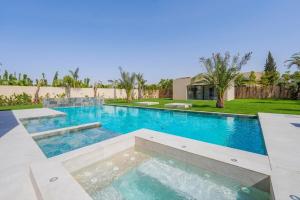 Green 19 Villa Leila with pool and no overlooking neighbors