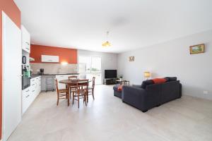 Appart Roseau des Marais - lumineux, climatisé et parking privé - ChelonaLoc
