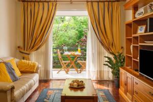 Charming Apartment in Funchal with Balcony and View