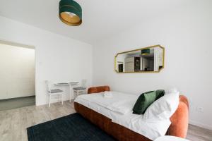 Sikorskiego Signature Apartment by BookingHost