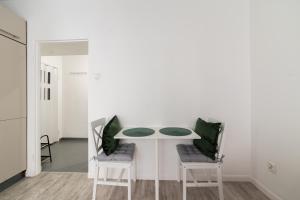 Sikorskiego Signature Apartment by BookingHost