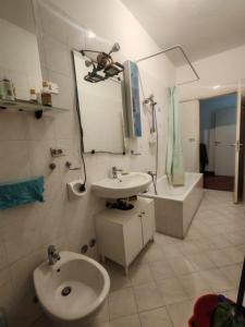 Grande Appartamento al Porto di Riccione per 8 - Il Lupo Affitta