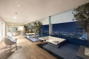 5 Star High Rise Luxury Apartment, Infinity Pool With Stunning Burj View - Brand New Apartment