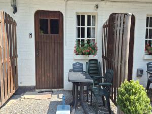 Gorgeous Apartment in Bohon with Garden Furniture and BBQ
