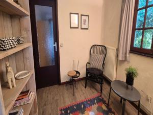 Gorgeous Apartment in Bohon with Garden Furniture and BBQ