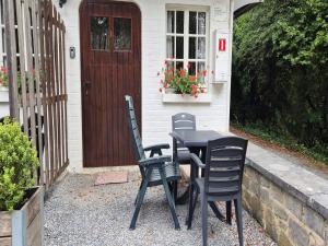 Gorgeous Apartment in Bohon with Garden Furniture and BBQ