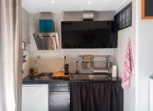 Charming Studio with Balcony in Pisticci - 45 m² with Parking