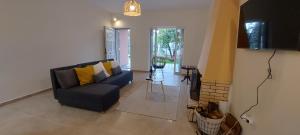 Pink House Eretria