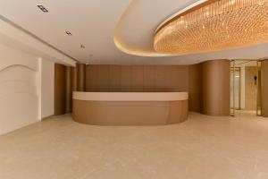 Melange Hotel - Golf course road
