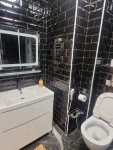 2 Bedrooms, Great View, Park Shevchenko