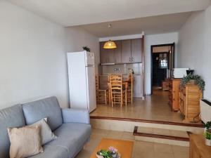 Apartamento acogedor con terraza y piscina a 50m de la playa - HISP-236-123